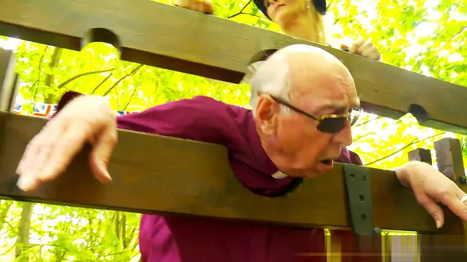 4th of July party with an old due getting his naked ass fucked