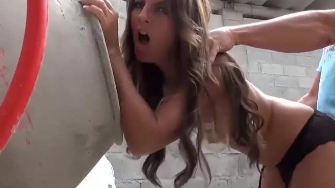 Crazy bitch is outdoors getting her mouth filled up with cum shots
