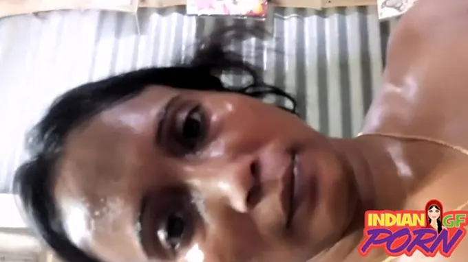 Mature Indian Bhabhi In Douche