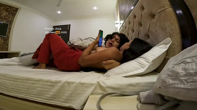 Ultra-Naughty Indian Girl Hotwife her Boyfriend & Getting Boned by Stranger Fellow