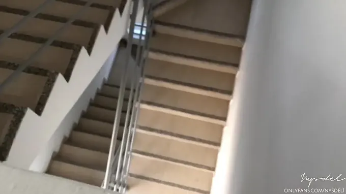 Giant backside nymph secretly gives her best friend's bf a jiggly ORAL SENSATION