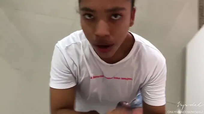 Giant backside nymph secretly gives her best friend's bf a jiggly ORAL SENSATION