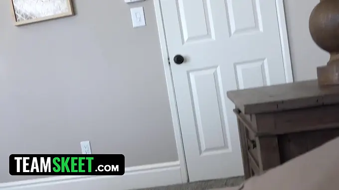 Super-Naughty Nubile Rosalyn Sphinx Loves Some StepFamily Taboo Fuckfest Utter Video - TeamSkeet