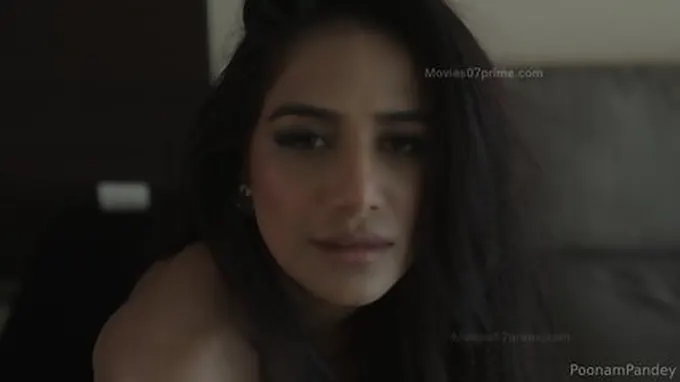 Lydia Milf's big tits & ass get a sexy tease in lingerie and a hot pucker