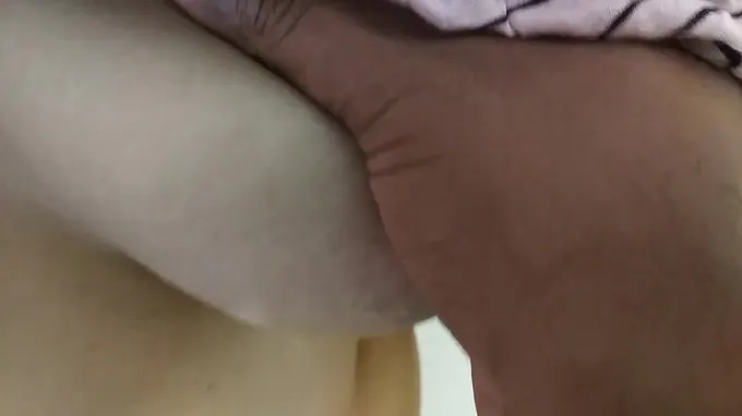 Watch Mallu's aunty get pounded hard in a leaked Tamil sex tape
