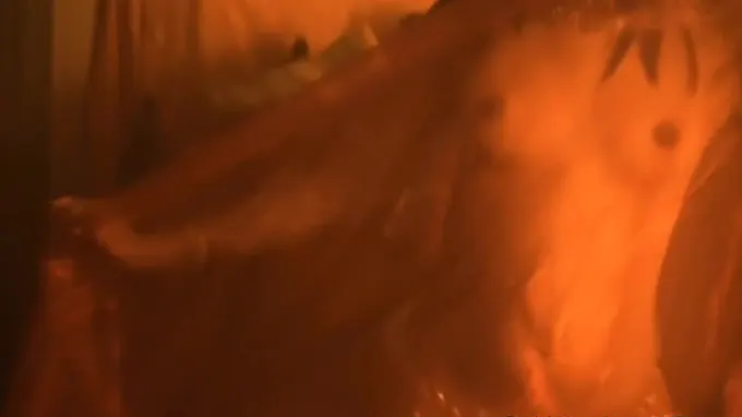 Watch this exotic Indian babe in dance moves from Asia!