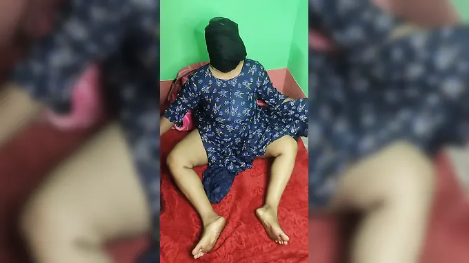 Desi aunty Sruti Undresses her blue g points Fifa USethe Uakura Ukinson Uarf Expliam U