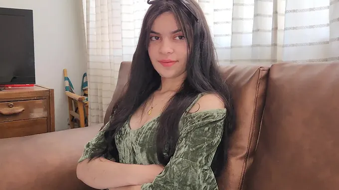 See how this wild Chinese nubile cheats on her hubby with her neighbor's dude