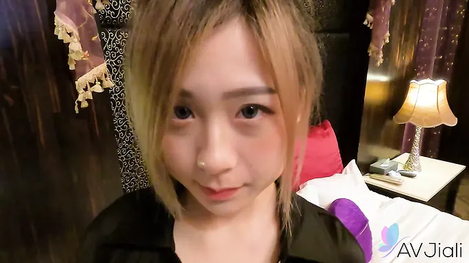 Lin Siyu's bf can't fight back her orgy in a hotel apartment