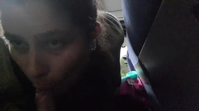 Hidden cam tempts Milf to Deep-jaws&Jack his Lollipop in Bus