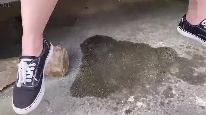 Angel's red-hot Chinese twat gets boinked in mischievous outdoor act