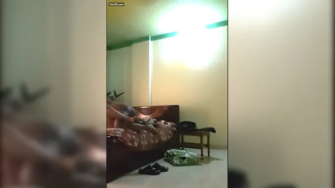 Steaming Bangladeshi Callgirl Pummels in hotel apartment with customer