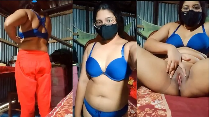 Akhi's outstanding assets juggles as she delights herself with her thumbs