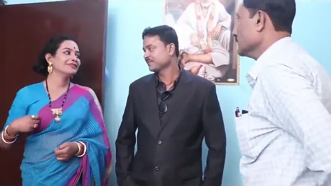 Handsome Japanese Aunty Varatia gets a gonzo hump with rear end-fashion, popshots galore!