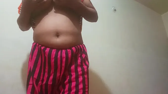 Step-sista with ample cupcakes gets inserted on cam in Indian homemade nail-a-thon