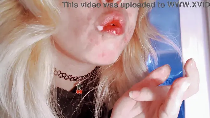 Witness this youthful and ultra-kinky teenager get off on tonguing Strawberry Mizis' jiggly cootchie