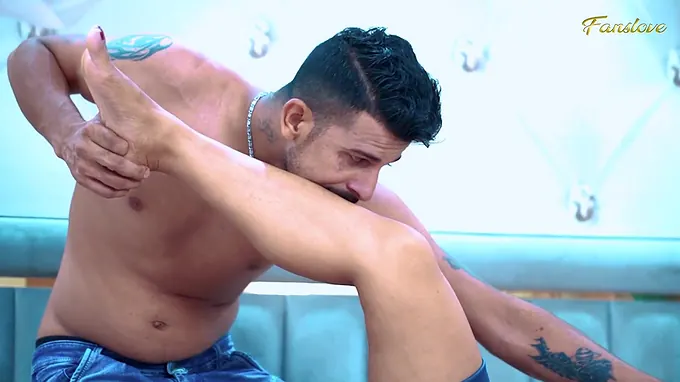 Sex industry star Gargi tempts her hubby with sultry anal invasion lovemaking