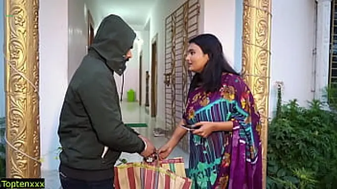 Suya025 and Trahultakla get down and muddy with a successful driver in Indian saree