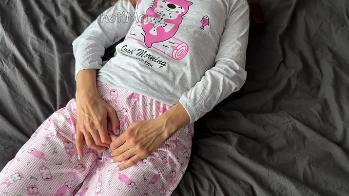 See this nasty 18yo in pajama finger-kittling her vagina and getting a giant dick money-shot