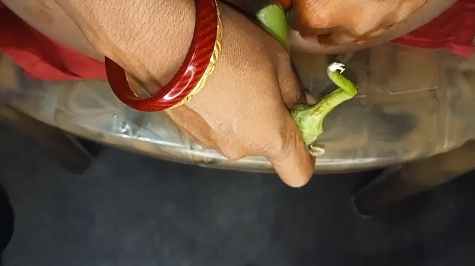 See Crazy boink her Indian hubby's arse & cock-squeezing fuckbox with a close-up look