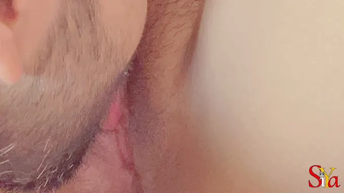 Witness this Indian bhabhi get ultra-kinky with her ex-boyfriend after a lengthy time!