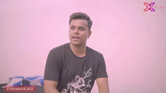 Desi Indian Bhabhi gets her slit banged by an ac mechanic