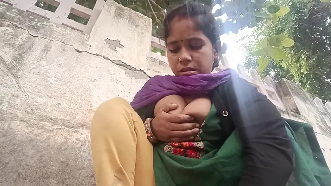 Witness Indian Bhabhi get her snatch and cootchies humid and ultra-kinky in a homemade peeing session