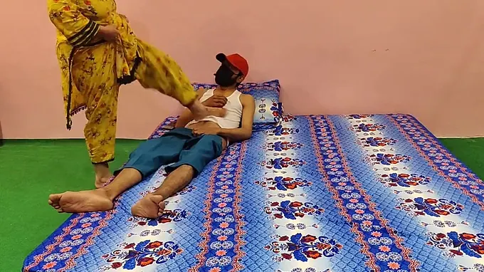 Step sista & Indian bro get roughed up by huge-boobed Indian COUGAR