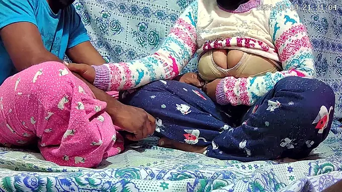 Horny Indian MILF and her son-in-law get wild in steamy retro sex session (XNXX 29754R)