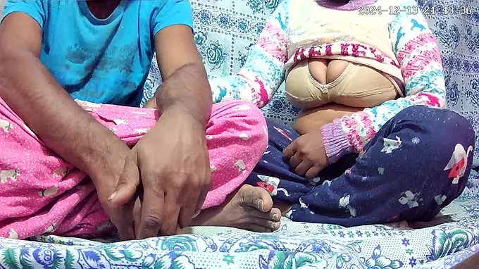 Horny Indian Couple Fucks in the Jungle - X-rated Adventure