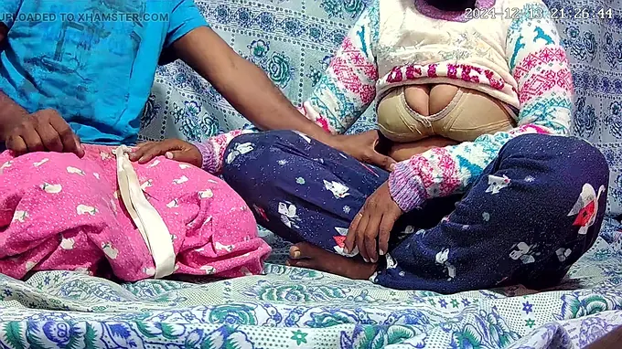 Indian couple's steamy homemade sex tape: 28765