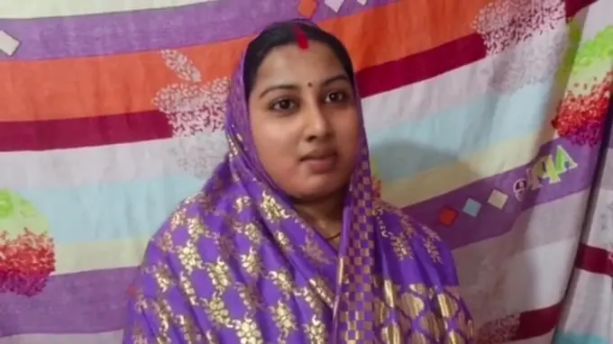 Indian Step-Up Bhabhi Squirts While Getting Pounded in Desi Pani Nikal