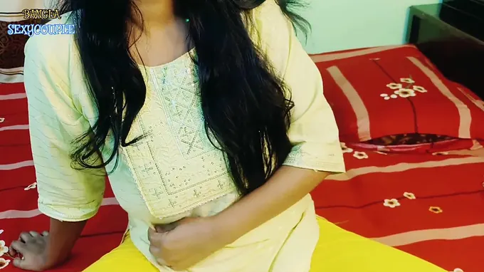 Bangla Sexycouple's step-aunt-in-law gets her pinkish slit pulverized and packed with jizm