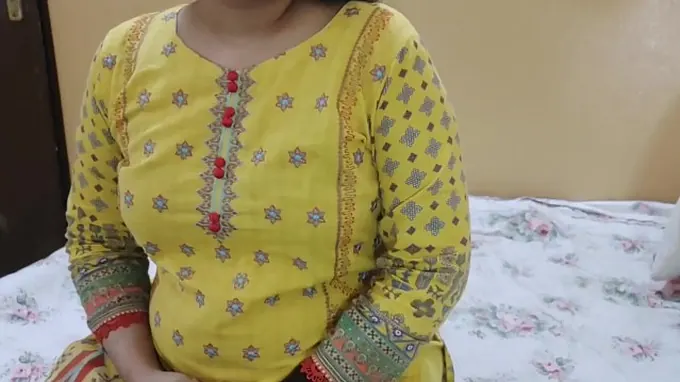 Desi Bhabhi Indian Stepmom Ki Pyari Spunks Rock hard While Chief Pulverizes Her Humungous Titties