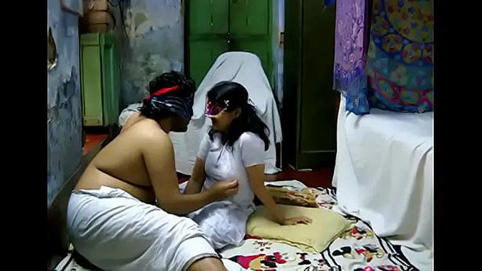 Mysexysavita & Karan ravage rock-hard in a super-fucking-hot Indian bhabhi romp gauze