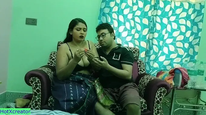 Steamy Desi Banks Officer Humpers Bhabhi's Yam-sized Arse & Breasts in Hardcore Reality Tweak