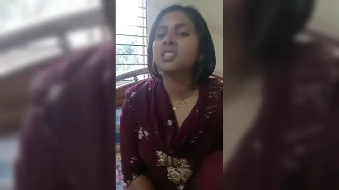 Steaming Desi Bhabhi New Hook-up Story: Handsome Bhabi in Bengali Village