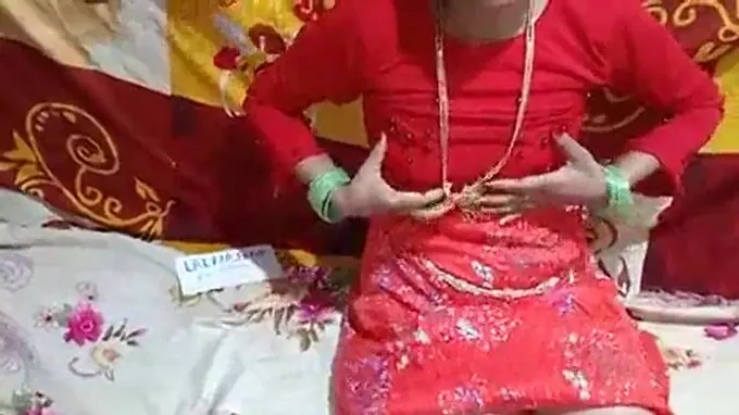 Bhabhi from India gets cruelly boned and creamed by humungous rock-hard chisel