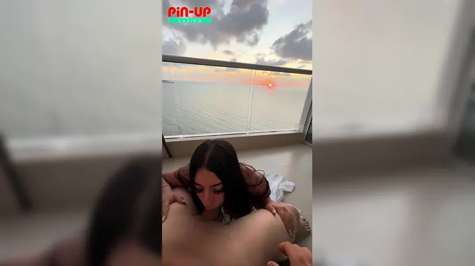 Watch Thalia And Felipe in hot action in the Playa, enjoying the fresh air