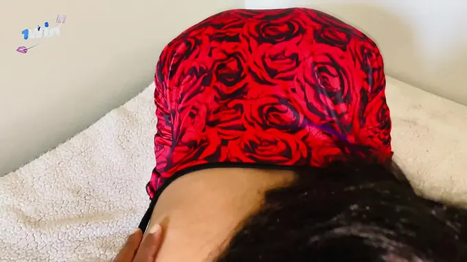 Tani Girl screws her step-brother in the nightdress and gets a hot creampie