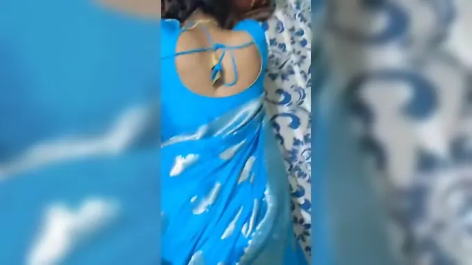 Blue Saree bhabhi