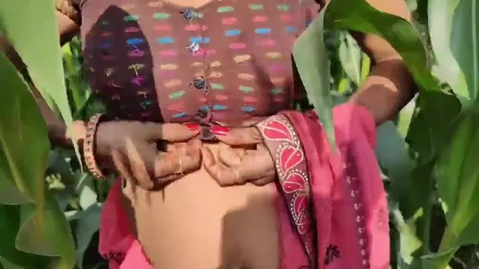 Watch Desi nympho ragini finger her tight pussy in the village field