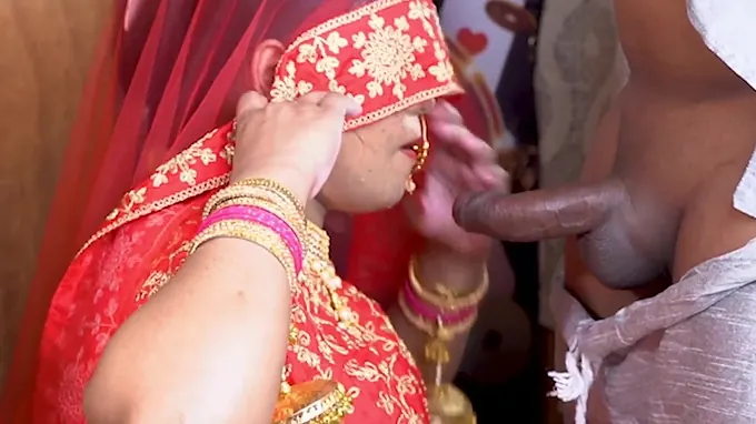 Desi stepmom Indian XXX reality cosplay fucks her tight pussy hard & fast in Hindi GONZO