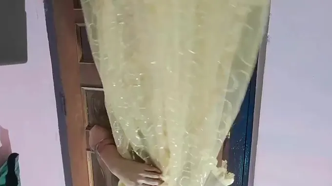 Pornstar's Indian pussy fingered & teased in fresh Desi video