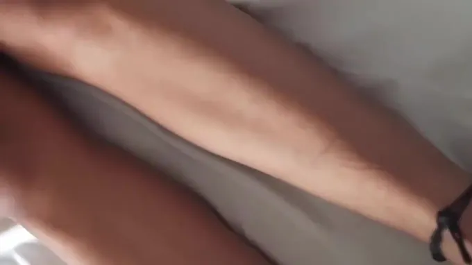 Step sister gets frigged in this hot Indian MMS video