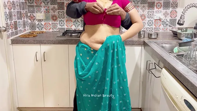 Super-hot Indian Duo in Saree & Taboo Fucky-Fucky with Fat Udders