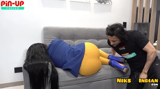 Desi Bhabhi Drilled by Bro-in-law: Gonzo Indian MUMMY with Meaty Breasts Gets Toughly Pulverized