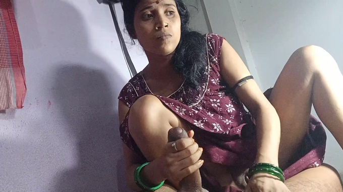 Desi aunty Rinki Bhabhi inhale-jobs my firm wood and theninserts it in her cock-squeezing Indian vulva