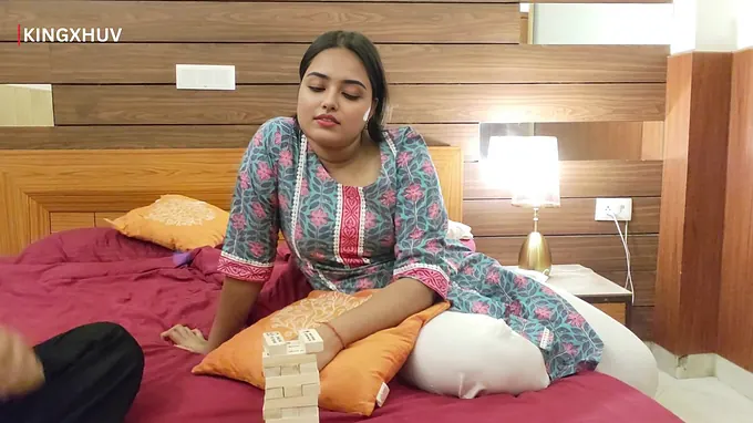 Kingxhuv and Ayushi Bhabhi engage in a hard-core plaything have fun with Dever's full Hindi audio