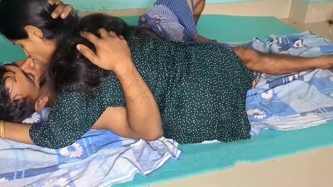 Desisaarabhabhi & bhabhi go wild with toys in hot amateur pussy play